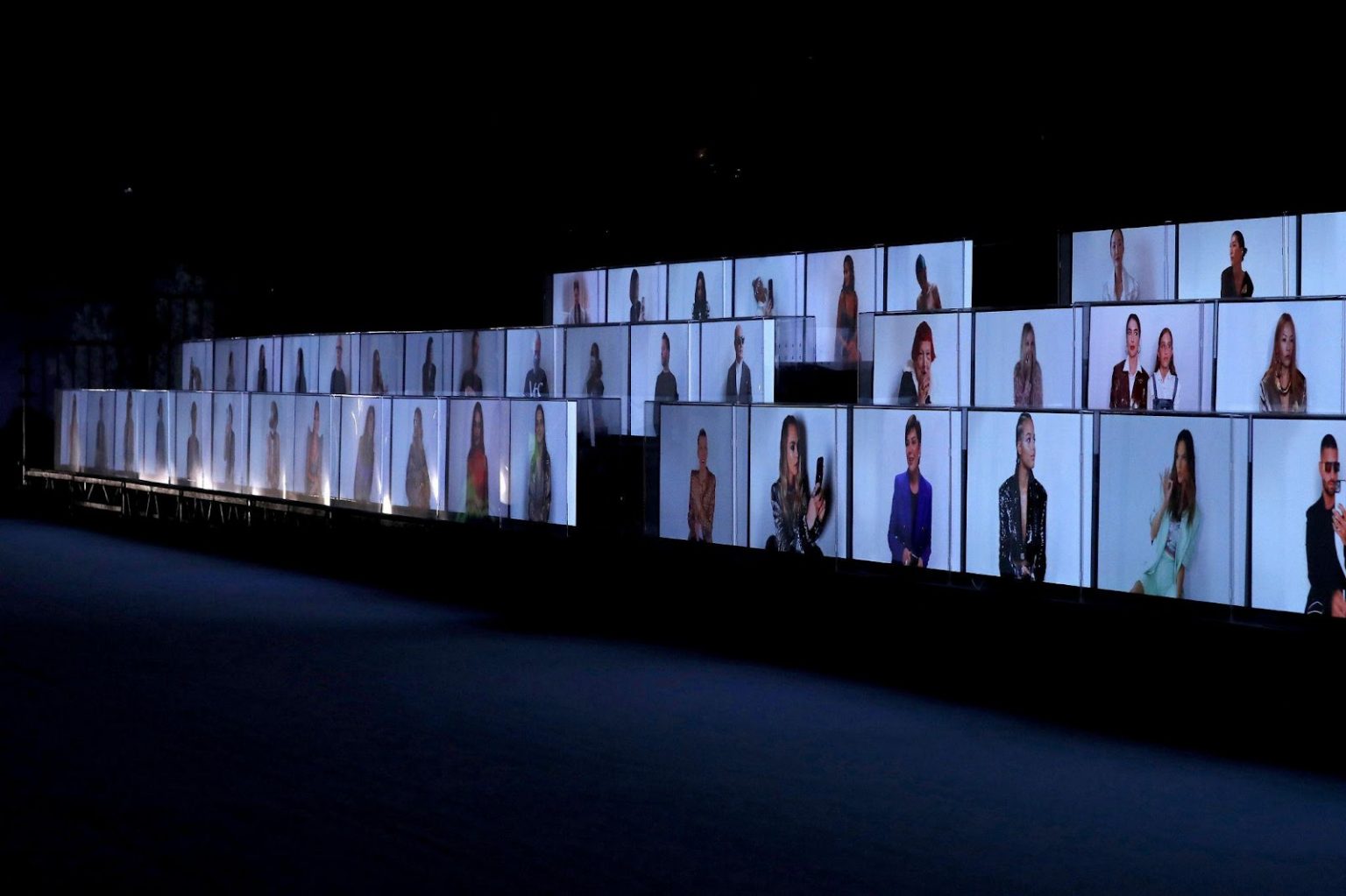 How virtual fashion shows are helping students showcase their work? - IIAD