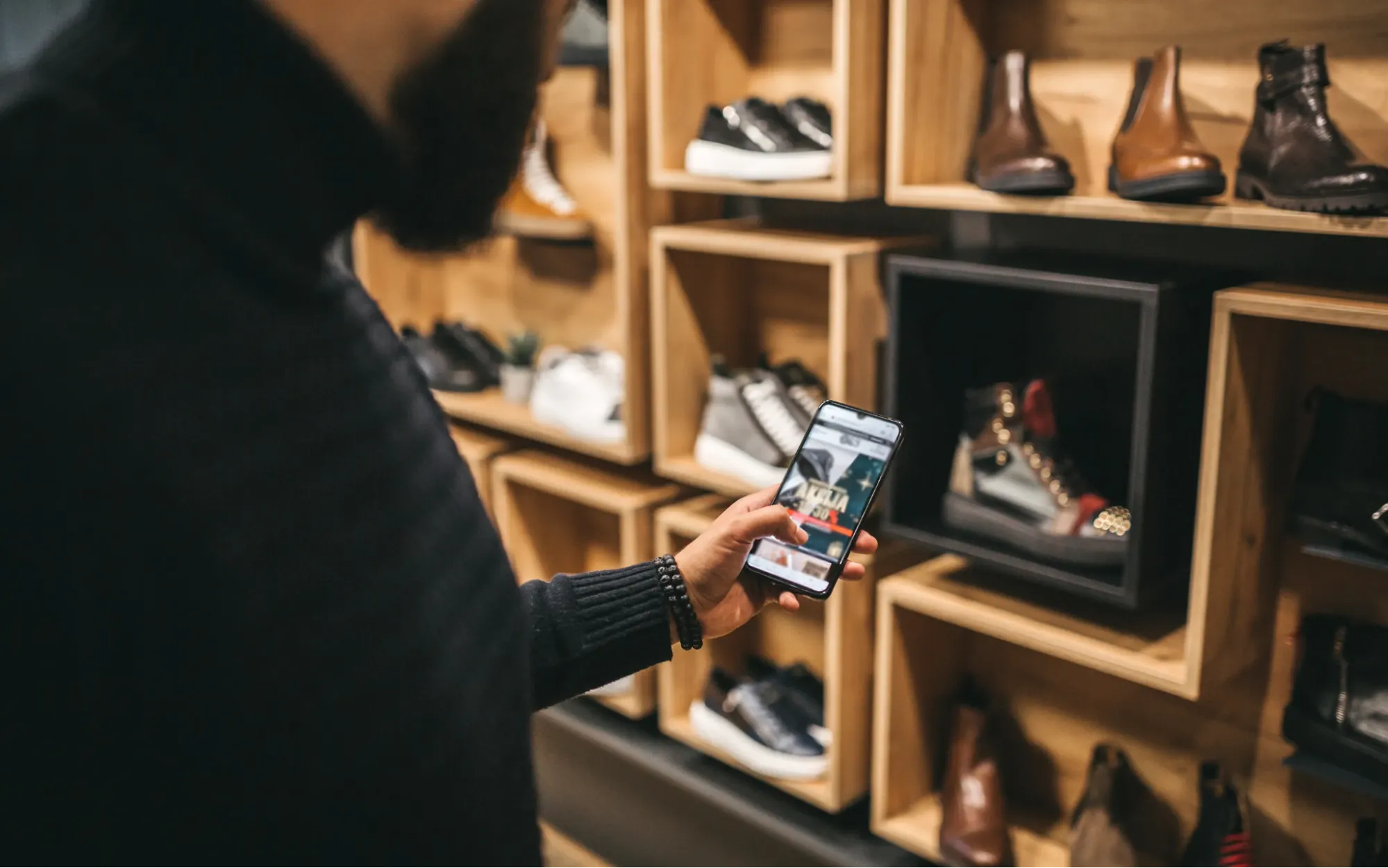 role of physical stores in the digital age